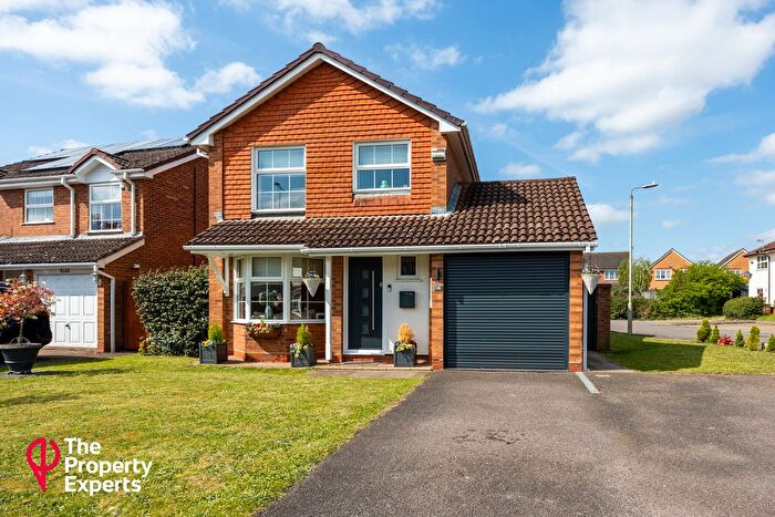 3 Bedroom Detached House For Sale In Sunderland Close, Woodley, RG5