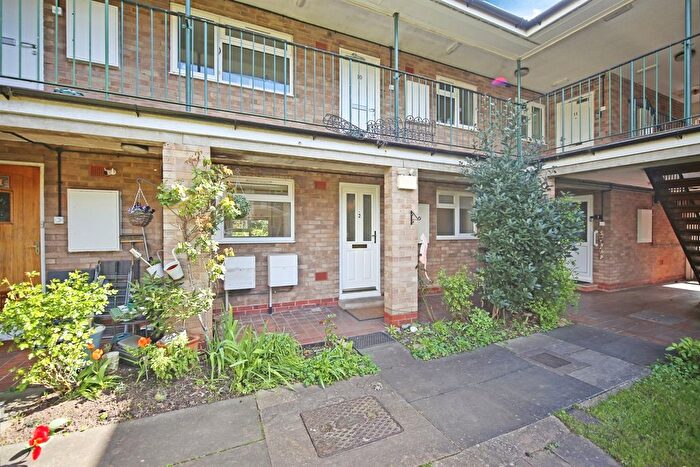 1 Bedroom Flat For Sale In Woodman Court, Stratford-Upon-Avon, CV37