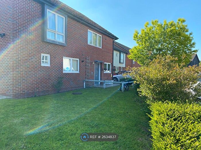 3 Bedroom Semi-detached House To Rent In Nursery Grove, Gravesend, DA11