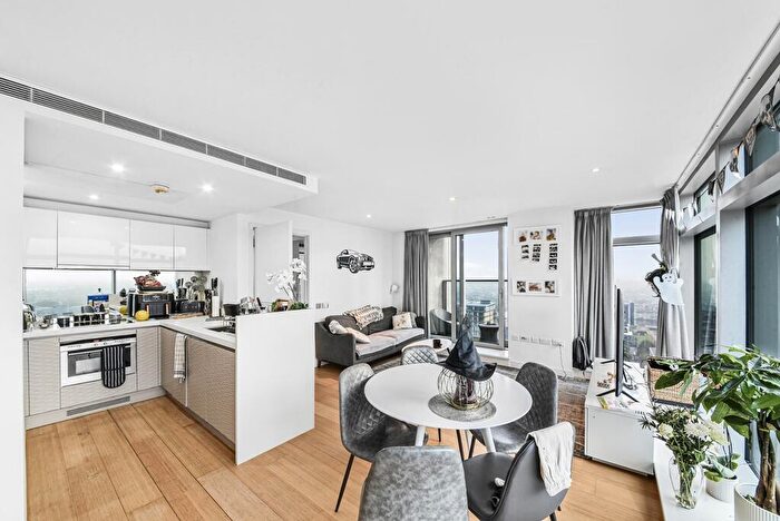 2 Bedroom Apartment For Sale In Pan Peninsula Square London, E14