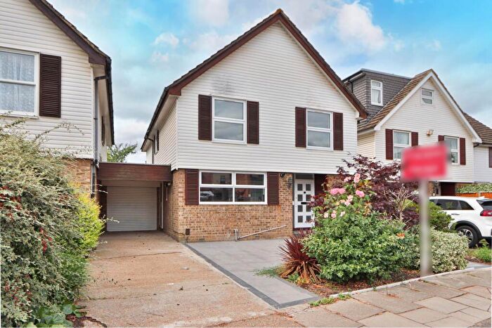 4 Bedroom Detached House For Sale In Westbury Road, New Malden, KT3