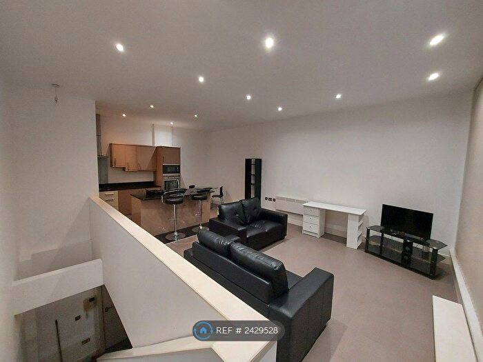 2 Bedroom Flat To Rent In The Axis, Nottingham, NG1