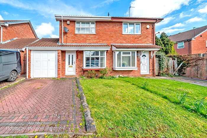 2 Bedroom Semi Detached House For Sale In Burnet Grove, Featherstone, Wolverhampton, WV10