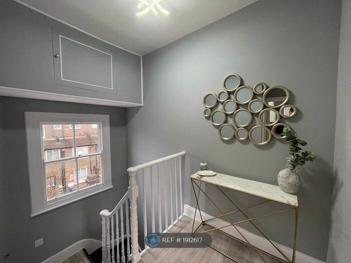 1 Bedroom Flat To Rent In Cressingham Road, London, SE13