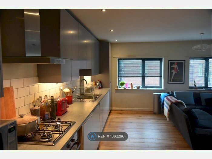 2 Bedroom Flat To Rent In Well Street, London, E9