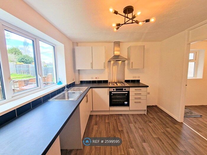 3 Bedroom Semi-Detached House To Rent In Hardie Green, Cannock, WS11