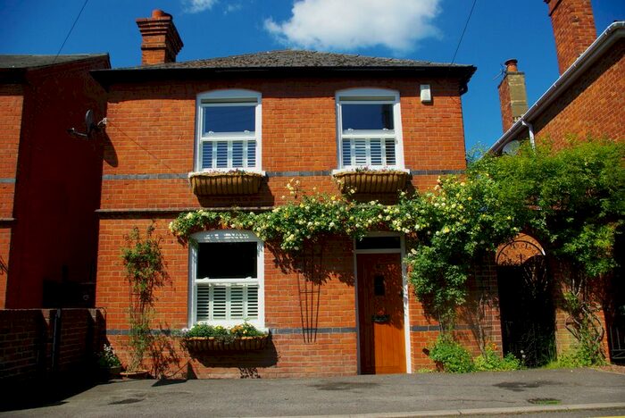 2 Bedroom Detached House To Rent In Gipsy Lane, Wokingham, RG40