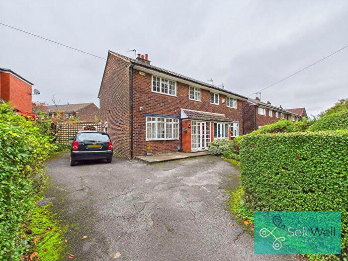 3 Bedroom Semi-Detached House For Sale In Wilbraham Road, Worsley, Manchester, M28