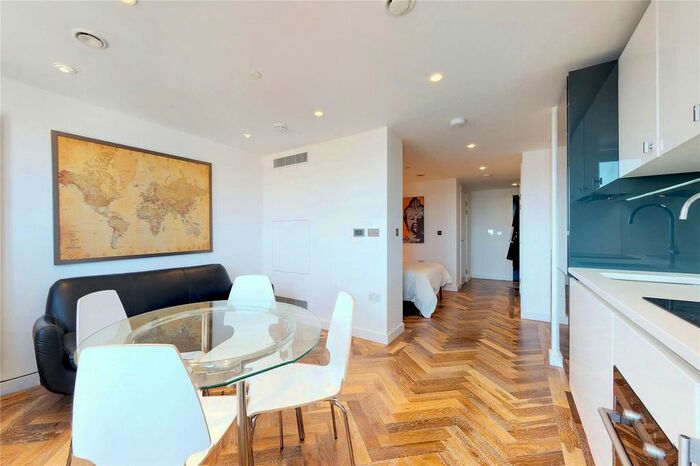 Studio To Rent In Eagle Point, City Road, EC1V