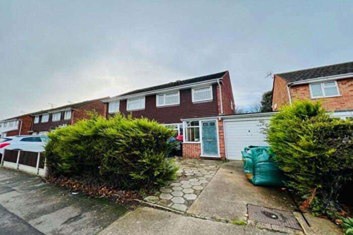 3 Bedroom Semi Detached House To Rent In Chestnut Drive, Broadstairs, Kent, CT10