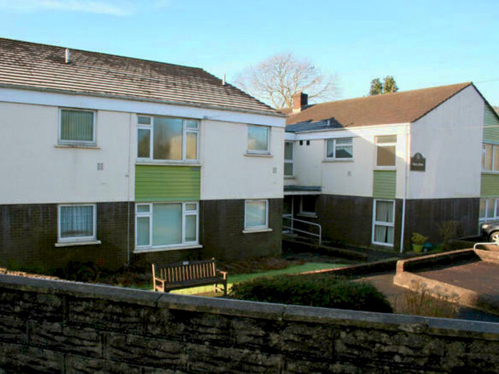 1 Bedroom Flat To Rent In High Street, Cwmgwrach, Neath, SA11