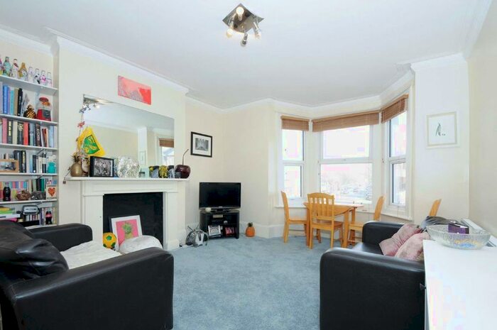 1 Bedroom Flat To Rent In Garratt Lane, London, SW18