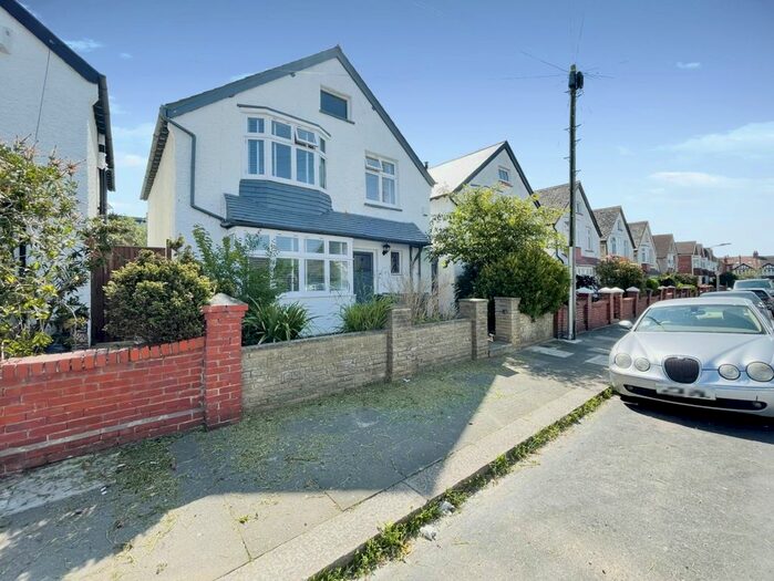 3 Bedroom Detached House To Rent In Titian Road, Hove, BN3