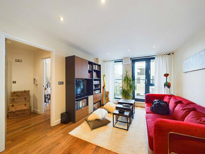 1 Bedroom Flat To Rent In Southwark Bridge Road, London, SE1