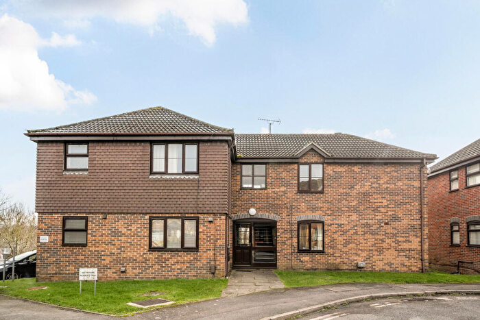 Flat For Sale In Teazlewood Park, Leatherhead, KT22
