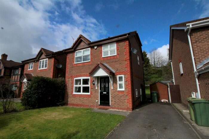 3 Bedroom Detached House To Rent In Thornleigh Drive, Liversedge, WF15