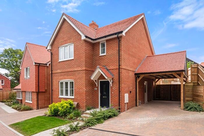 3 Bedroom Detached House For Sale In Gala Close, Crowborough, TN6
