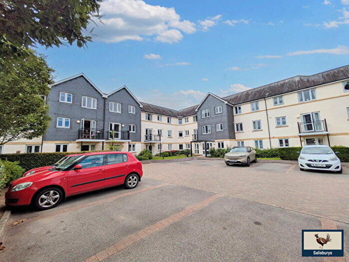 1 Bedroom Apartment For Sale In St Johns Court, PL19