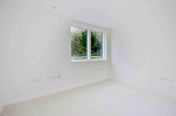 1 Bedroom Flat To Rent In Kew Bridge West, Kew Bridge, Brentford, TW8