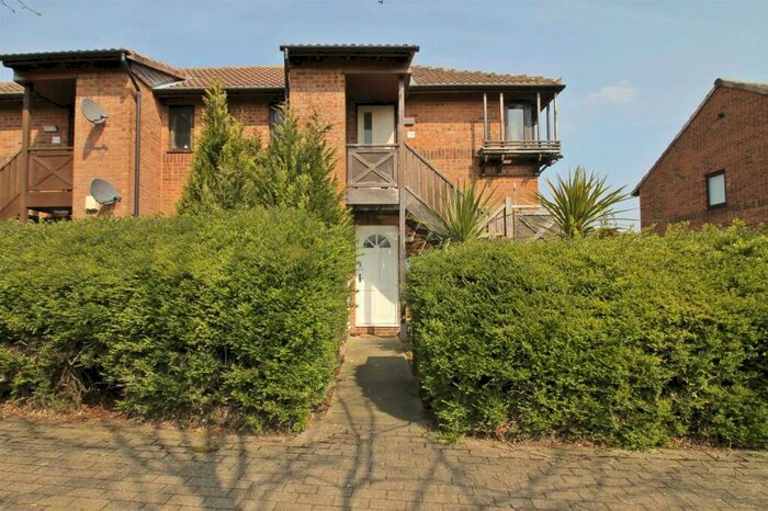 1 Bedroom Maisonette To Rent In Dulverton Drive, Furzton, Milton Keynes, MK4