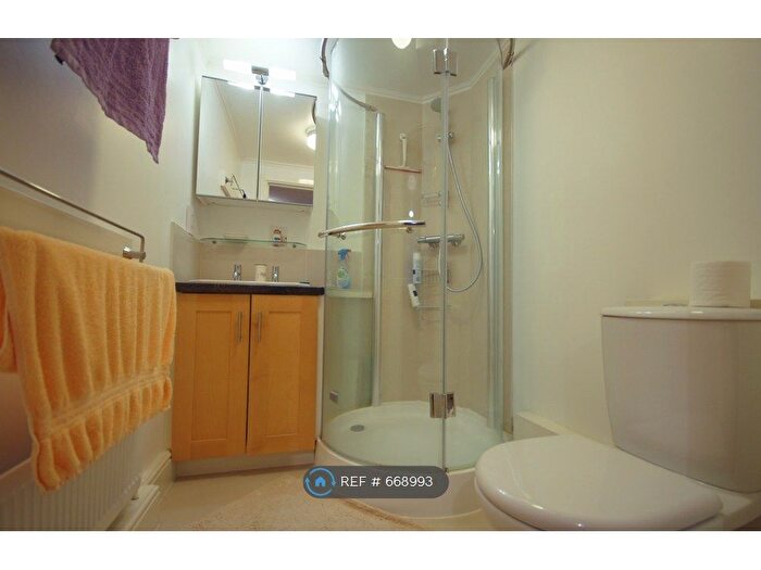 1 Bedroom Flat To Rent In Kingston Road, Taunton, TA2