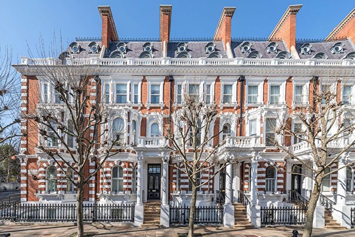 1 Bedroom Flat To Rent In Observatory Gardens, London, W8