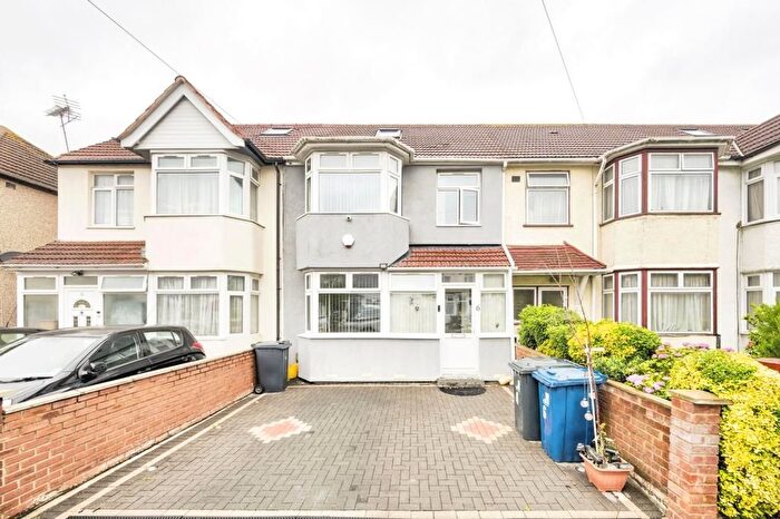 5 Bedroom Terraced House To Rent In Evelyn Grove, Southall, UB1