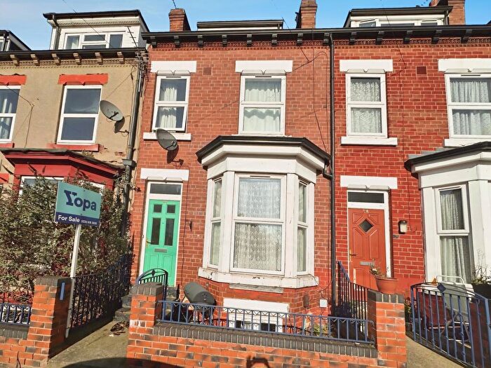4 Bedroom Terraced House For Sale In Burley Lodge Road, Leeds, LS6