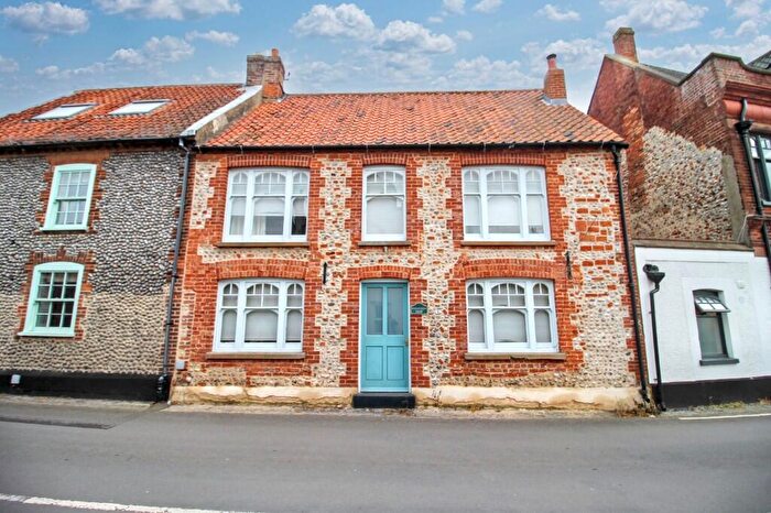 4 Bedroom Semi Detached House For Sale In Worthington House, High Street, NR25