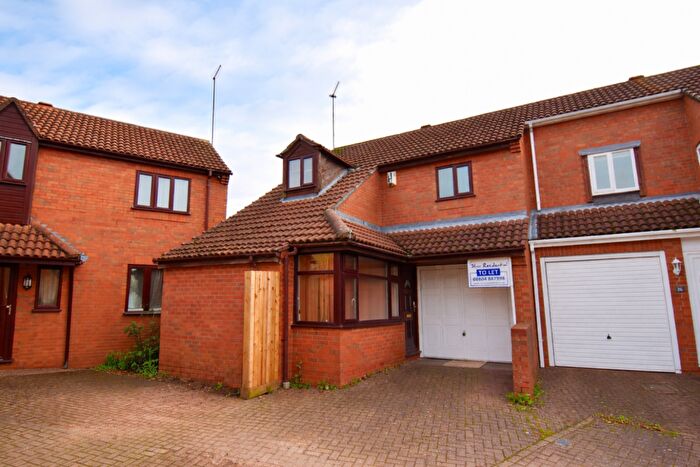 3 Bedroom End Of Terrace House To Rent In Hunsbury Green, Northampton, NN4