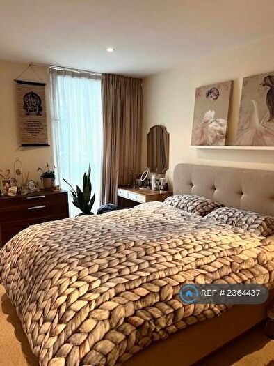 1 Bedroom Flat To Rent In Colbalt Point, London, E14