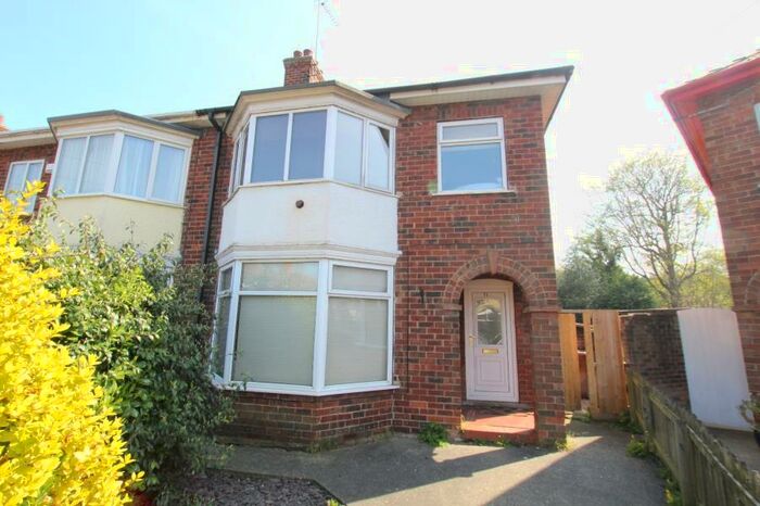3 Bedroom Semi-Detached House To Rent In Barrington Avenue, Hull, HU5