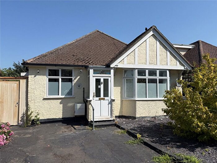 2 Bedroom Bungalow For Sale In Floyds Lane, Woking, Surrey, GU22