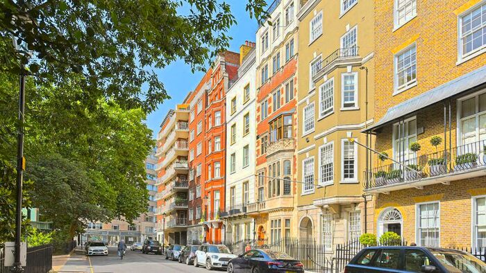 2 Bedroom Flat To Rent In Cadogan Place, London, SW1X