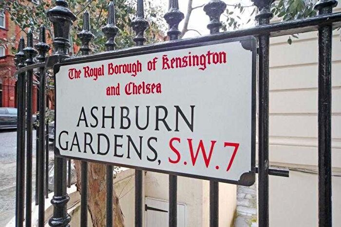 2 Bedroom Flat To Rent In Ashburn Gardens, London, SW7