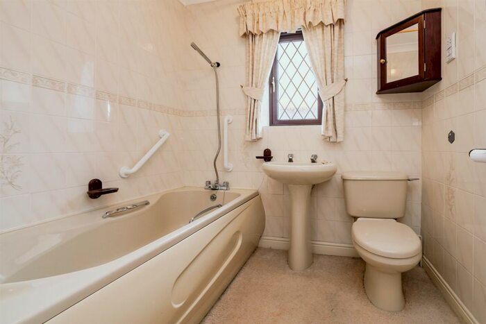3 Bedroom Detached Bungalow For Sale In Mallard Avenue, Leven, Beverley, HU17