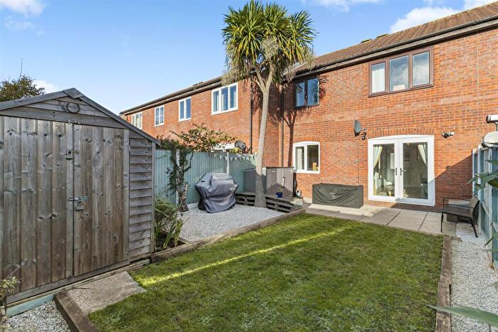 1 Bedroom Flat For Sale In Squires Court, Longwell Green, BS30