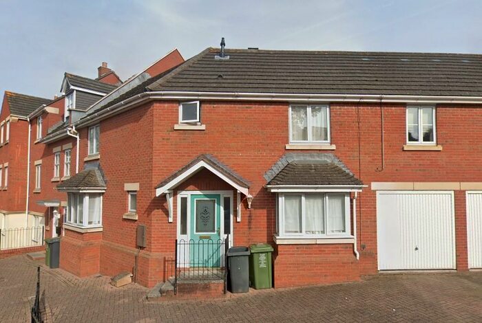 3 Bedroom House To Rent In Powlesland Road, Alphington, Exeter, EX2