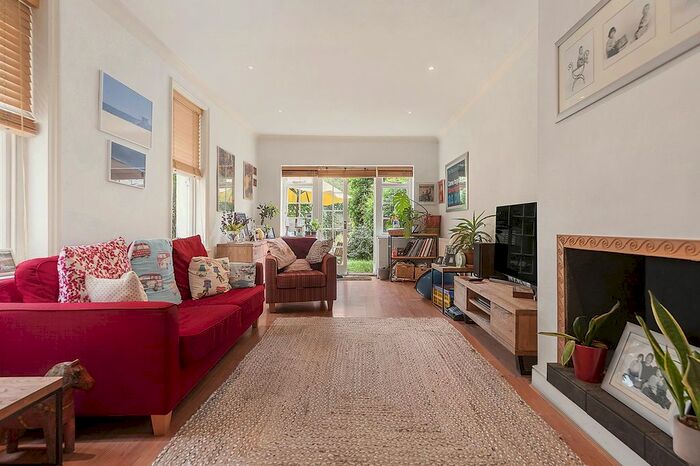 3 Bedroom End Of Terrace House To Rent In Kenyon Street, Fulham, London, SW6