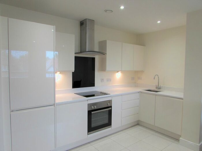 1 Bedroom Flat To Rent In Riverside Place, Marsh Road, Pinner, Middlesex HA5
