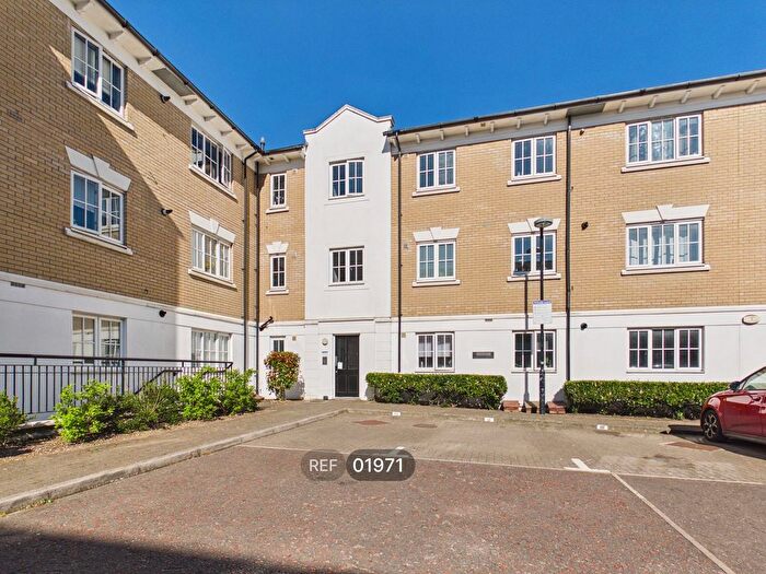 2 Bedroom Flat To Rent In George Williams Way, Colchester, Essex, CO1