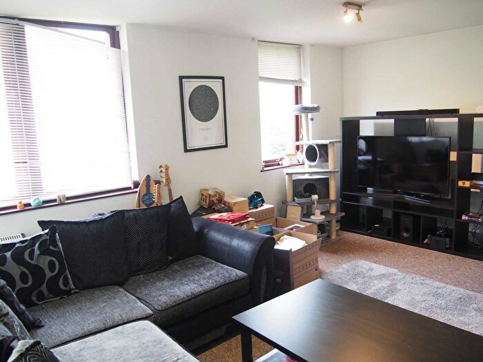 2 Bedroom Flat To Rent In Buckingham Place, High Wycombe, HP13