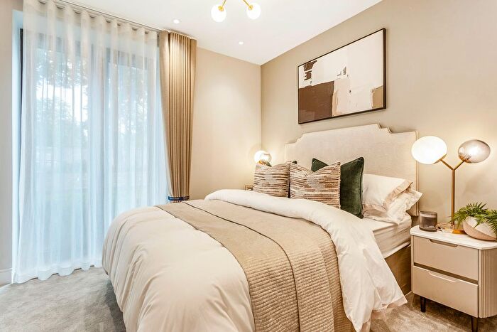 2 Bedroom Flat To Rent In Parabola Road, Cheltnam, GL50