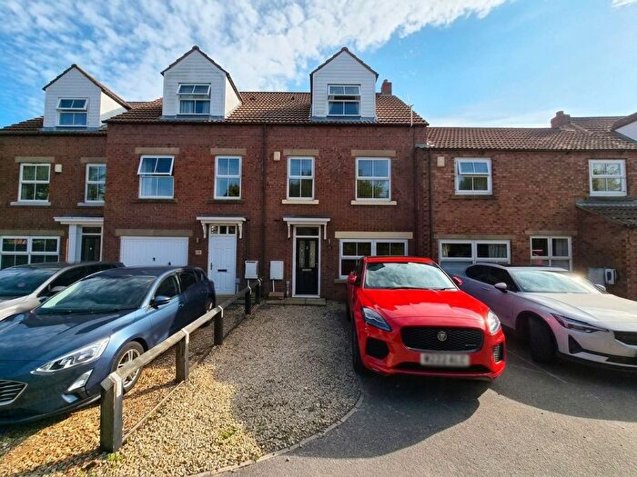 3 Bedroom Terraced House For Sale In Hadrians Walk, Scarborough, YO12