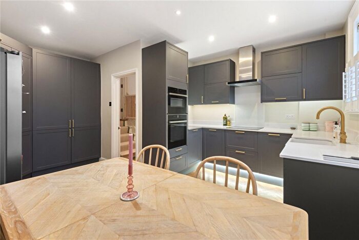 4 Bedroom Flat For Sale In Aslett Street, London, SW18
