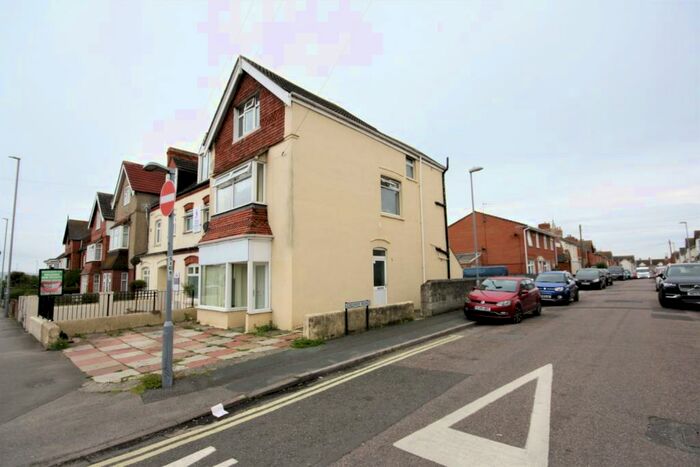 4 Bedroom Terraced House To Rent In Portland Road, Weymouth, DT4