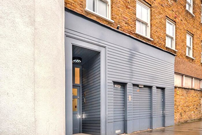 2 Bedroom Flat To Rent In Balls Pond Road, (), London, N1