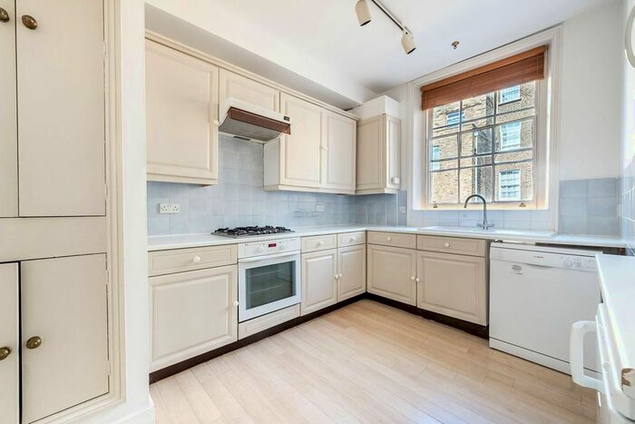 2 Bedroom Flat To Rent In Moreton Place, Pimlico, London, SW1V