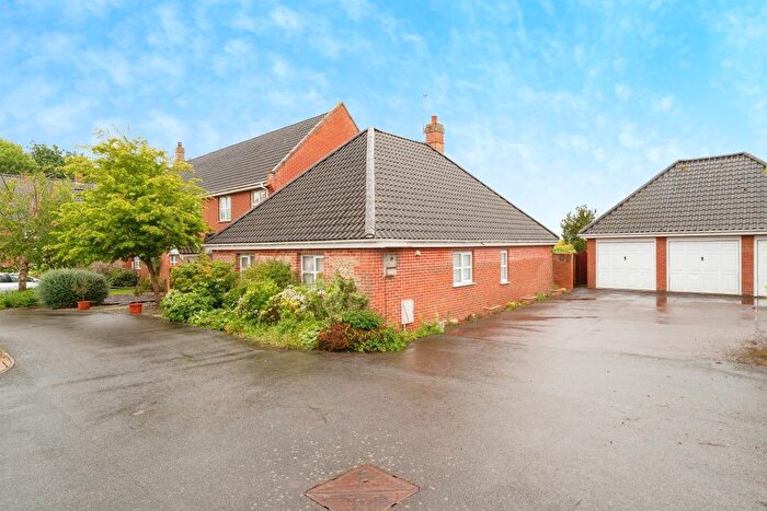 2 Bedroom Semi-Detached Bungalow For Sale In Emerys Close, Northrepps, Cromer, NR27