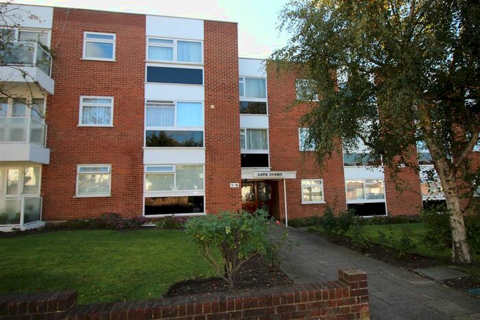 3 Bedroom Flat To Rent In Hale Lane, Edgware, HA8